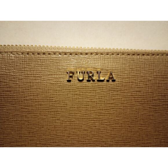 Furla‎ Tan Long Wallet Excellent Condition zip around - Picture 2 of 13